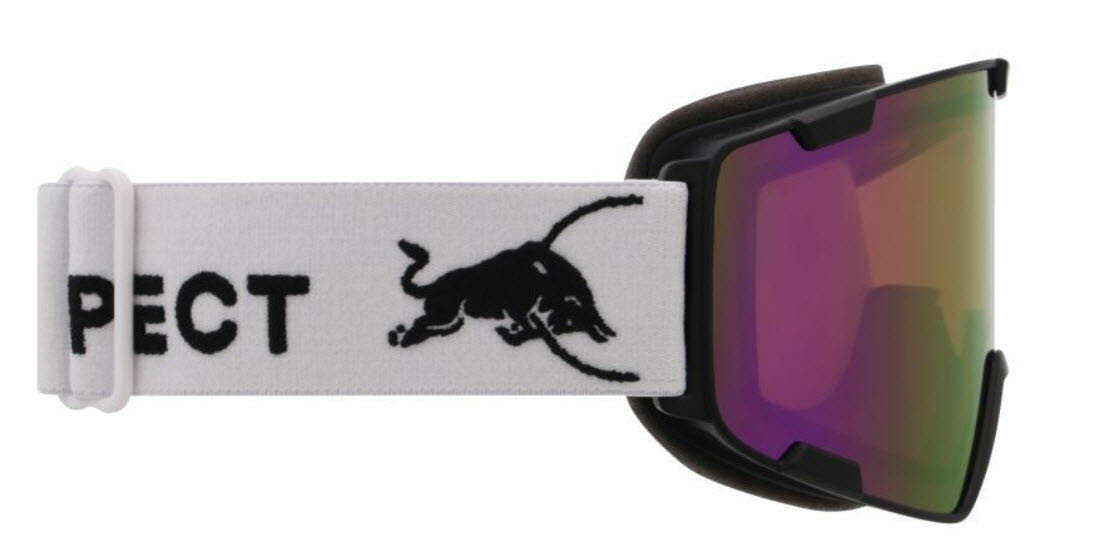 Red Bull Park verspiegelt lila